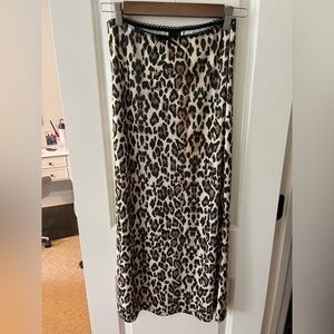 Gina Tricot Leopard Midi skirt